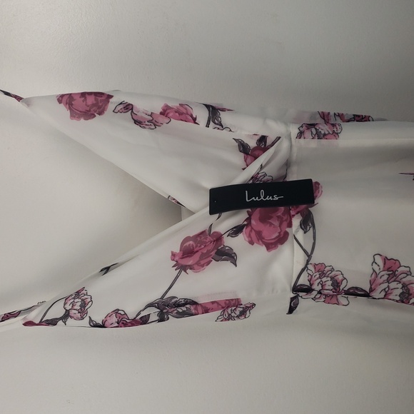Let Our Love Bloom White Floral Print Surplice Mini Dress Lulus Size Medium Nwt - Picture 7 of 10